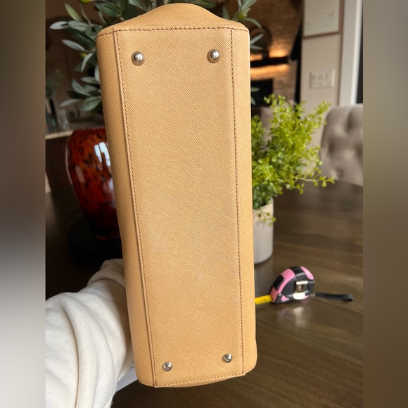 Burberry Leather Tan Satchel Bag - Picture 3 of 15